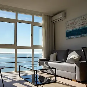 https://beachfront-apartment.hotelsinnerja.org